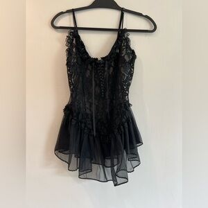 Black lace and mesh see-through tank top. Size medium but fits small. 🖤🖤